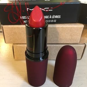 Rihanna mac “viva glam” lipstick